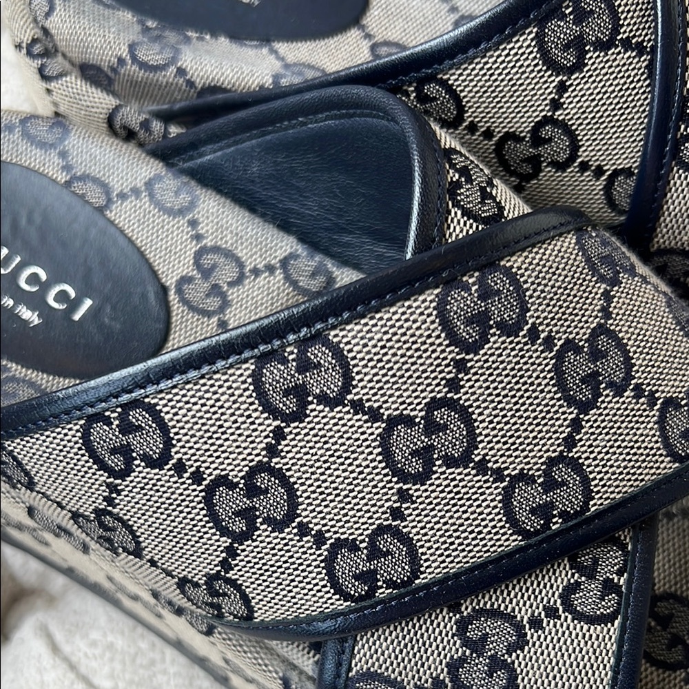 Gucci Women's Navy Blue and Cream Platform Sandals - Picture 5 of 8